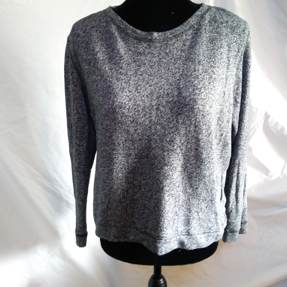 H&M grey crop-top long sleeve shirt